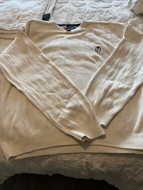 Chaps Men's Cream Ribbed Crewneck Sweater with Embroidered Crest